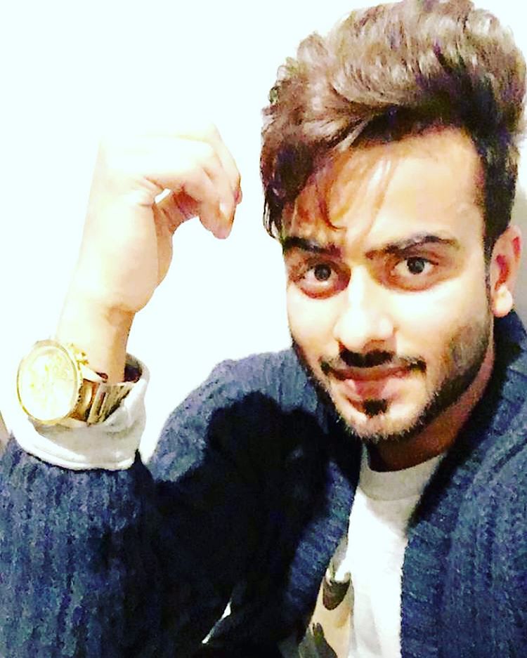 Download Punjabi singer mankirt aulakh photos 2017