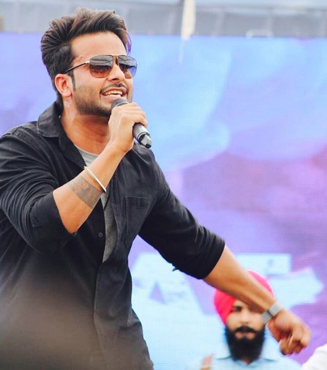 Download Punjabi singer mankirt aulakh photos 2017 (2)