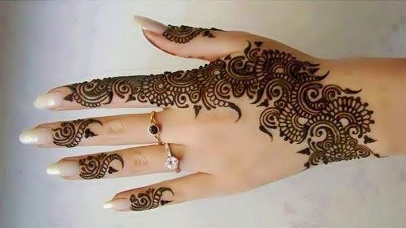 Simple Mehndi designs 2017 for hands