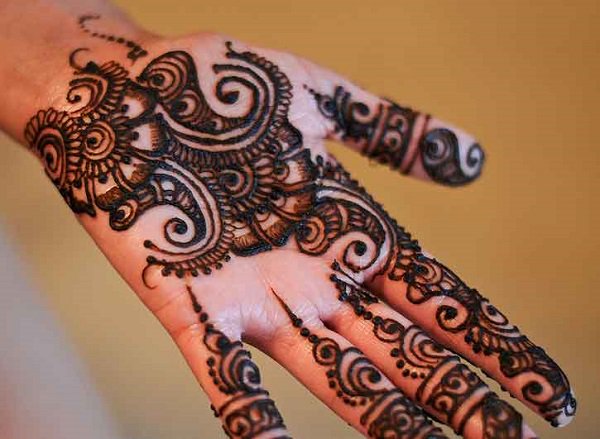 Simple mehndi design photos for beginners