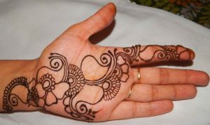 Simple mehndi design