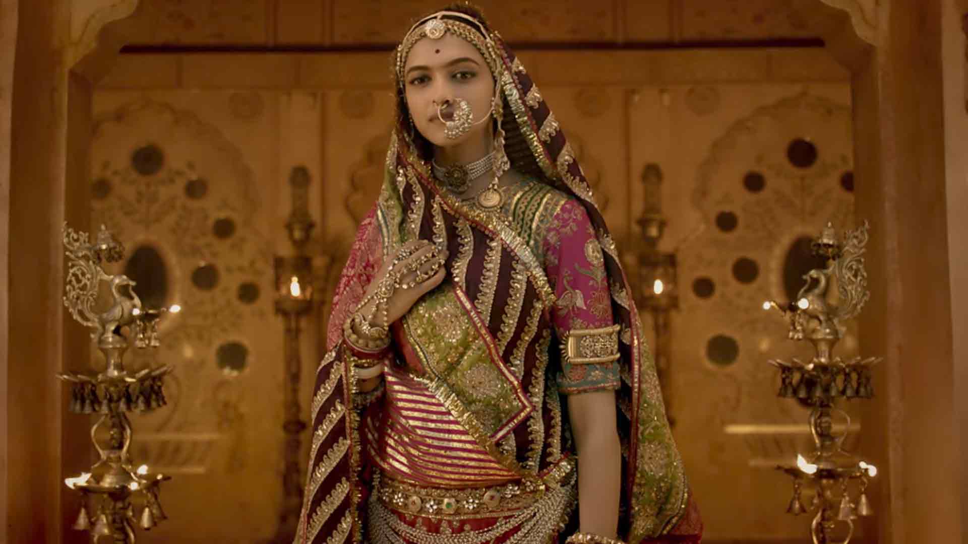 Deepika padukone padmavati costume photos 