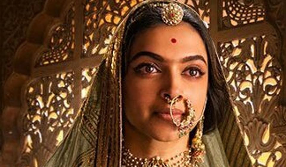 Deepika padukone padmavati costume photos (14)