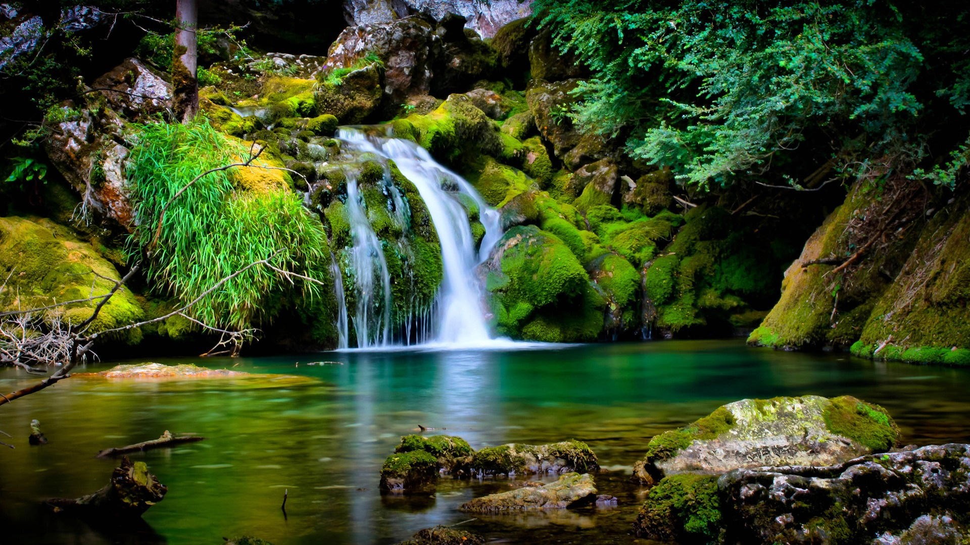 Download free hd wallpapers of waterfall