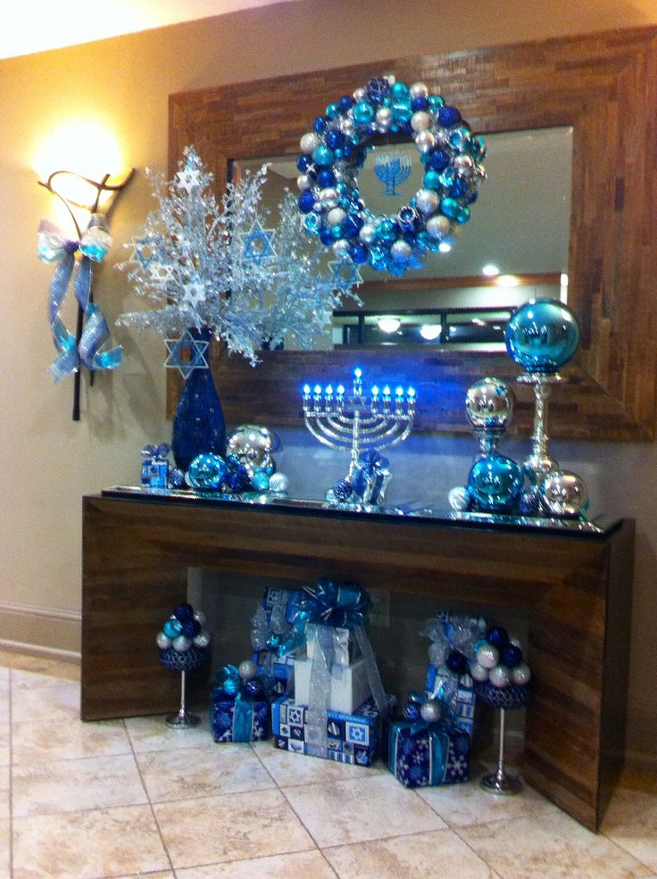 Hanukkah decorations (3)